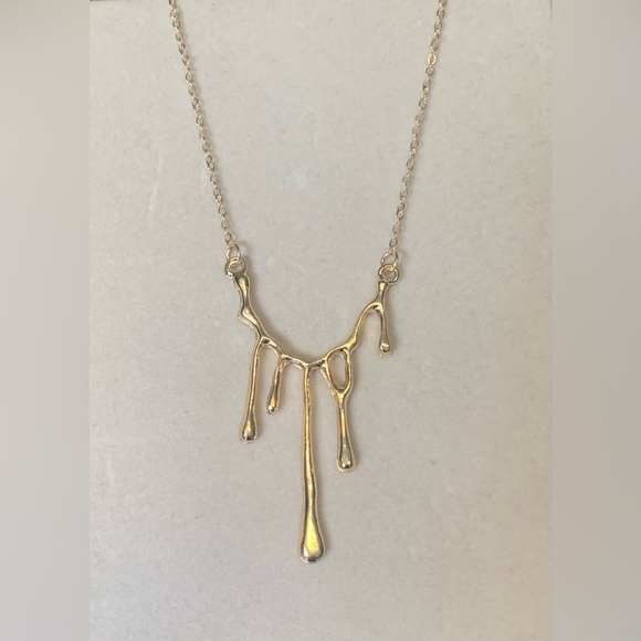 💛 Golden Lava Droplet Pendant Necklace - Picture 7 of 10